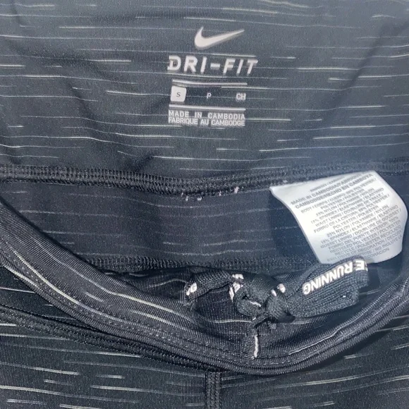 Nike Dri-Fit running short pants, women’s Small - Picture 8 of 8